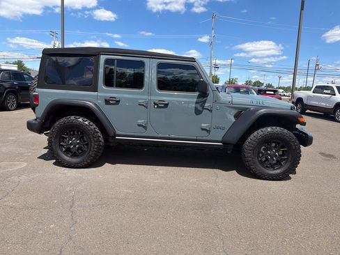 Used 2024 Jeep Wrangler Unlimited AWD/4WD image 7