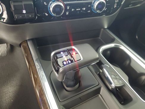 Used 2022 GMC Sierra 1500 Elevation image 18