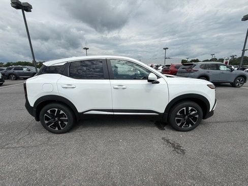 New 2025 Nissan Kicks SV image 4