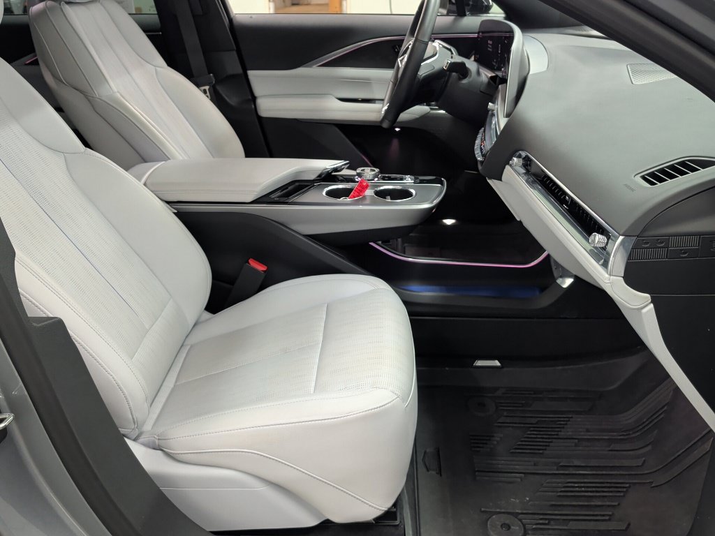 Used 2024 Cadillac Lyriq Luxury w/ LPO, Floor Liner Package AWD/4WD image 35