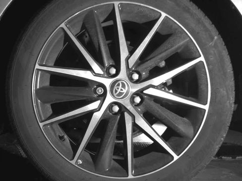 Used 2023 Toyota Camry SE image 19