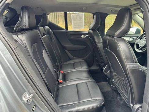 Used 2019 Volvo XC40 T5 Momentum AWD/4WD image 17