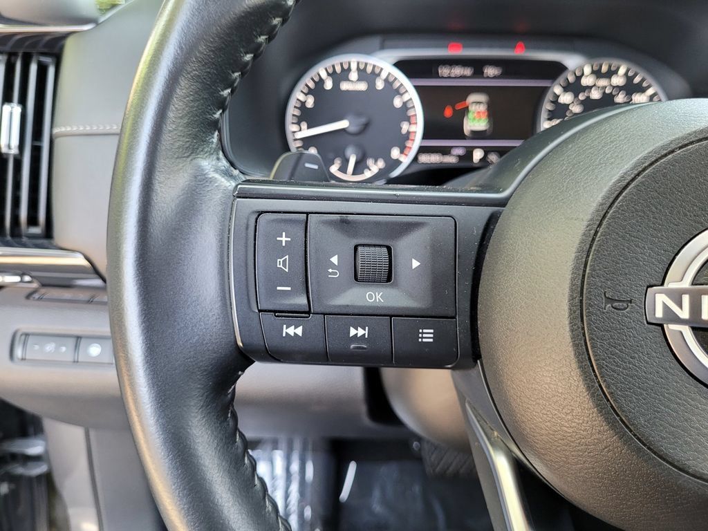 Used 2024 Nissan Pathfinder SV AWD/4WD image 23