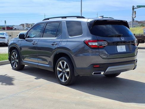 Used 2025 Honda Pilot Elite image 5