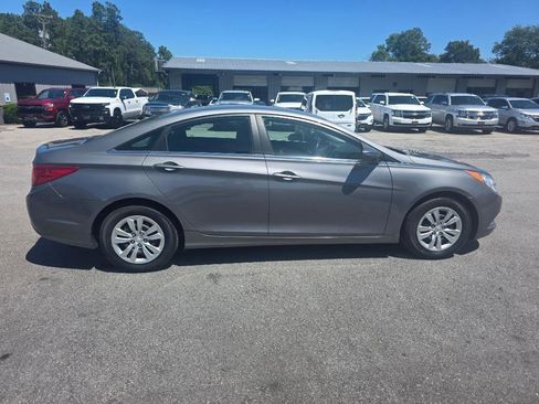 Used 2011 Hyundai Sonata GLS FWD image 4