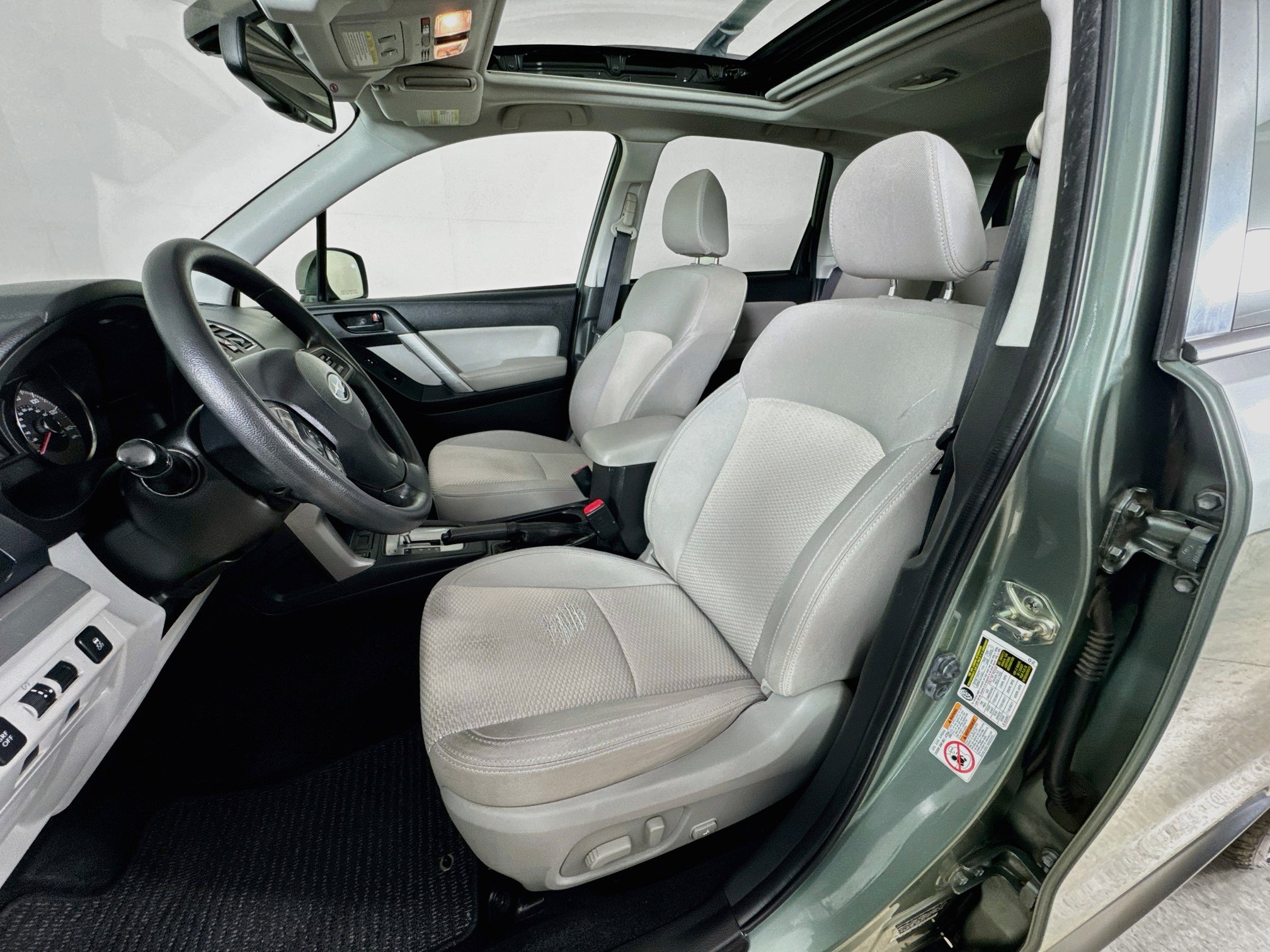 Used 2016 Subaru Forester 2.5i Premium AWD/4WD image 12