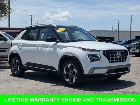 Used 2025 Hyundai Venue Limited FWD image 3