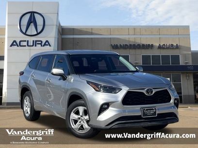 Used 2023 Toyota Highlander LE