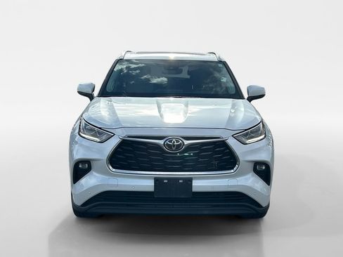 Used 2022 Toyota Highlander Limited AWD/4WD image 9