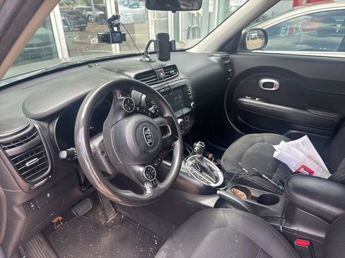Used 2018 Kia Soul + image 7