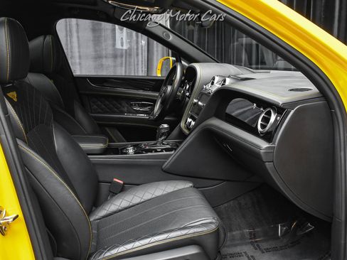 Used 2017 Bentley Bentayga image 24