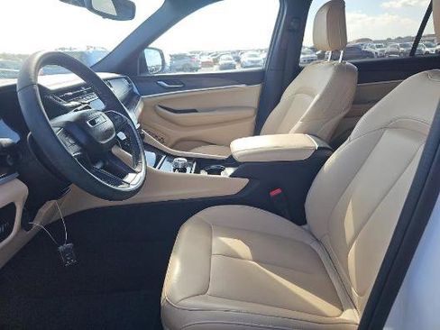 Used 2024 Jeep Grand Cherokee L Limited w/ Black Appearance Package image 8