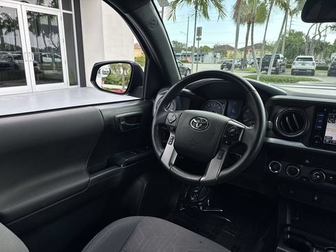 Used 2019 Toyota Tacoma TRD Sport AWD/4WD image 21