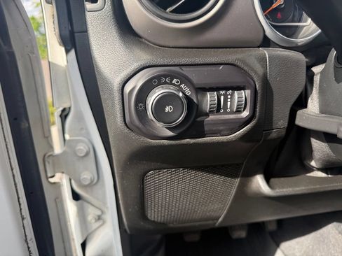 Used 2018 Jeep Wrangler Unlimited Sport S AWD/4WD image 14