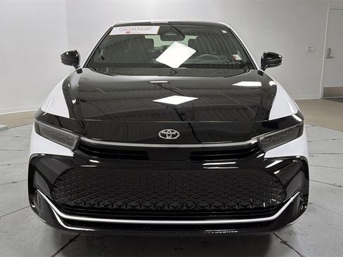 Certified 2026 Toyota Crown Platinum image 2