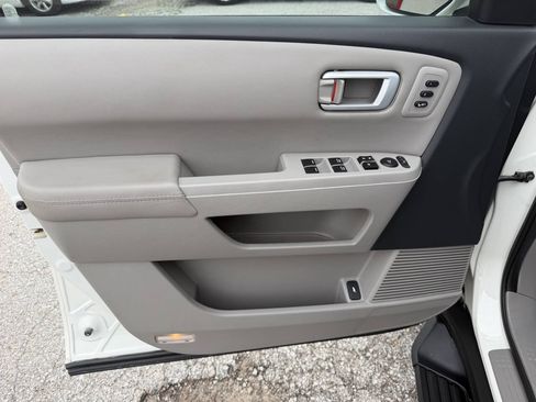 Used 2015 Honda Pilot Touring image 13