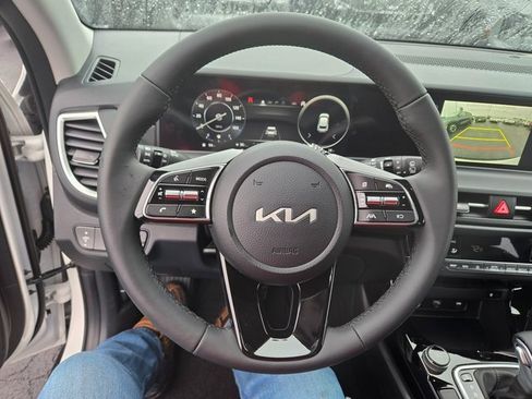 New 2026 Kia Seltos EX image 17