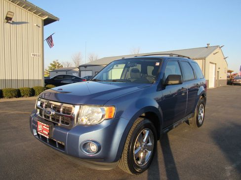 Used 2010 Ford Escape XLT image 1