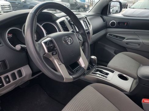 Used 2014 Toyota Tacoma PreRunner w/ SR5 Package image 10