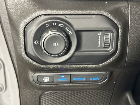 Used 2023 Jeep Wrangler Unlimited Sahara w/ Cold Weather Group image 19