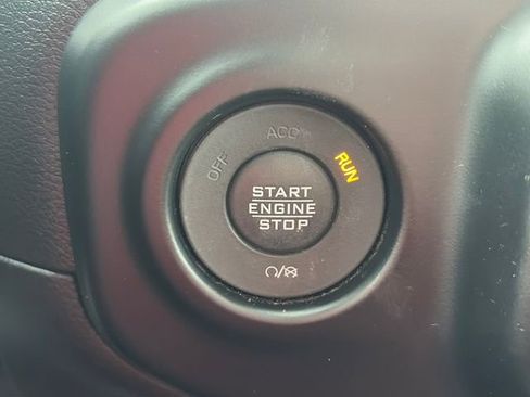 Used 2022 Jeep Gladiator Rubicon w/ Cold Weather Group image 42