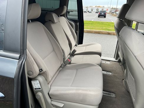 Used 2016 Kia Sedona LX w/ LX Convenience Package image 14