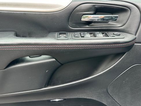Used 2019 Dodge Grand Caravan GT FWD image 11