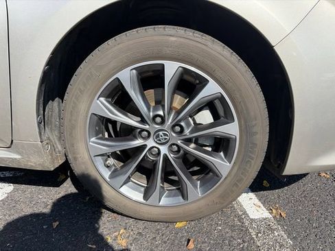 Used 2016 Toyota Avalon XLE Premium FWD image 7