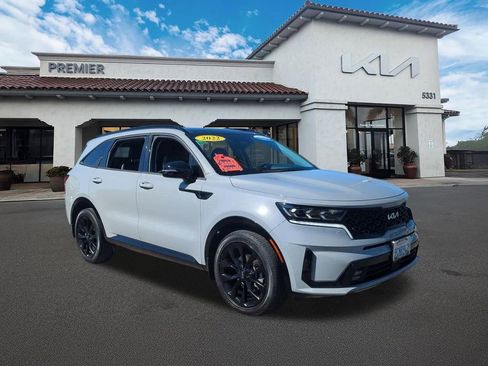 Certified 2022 Kia Sorento SX image 2