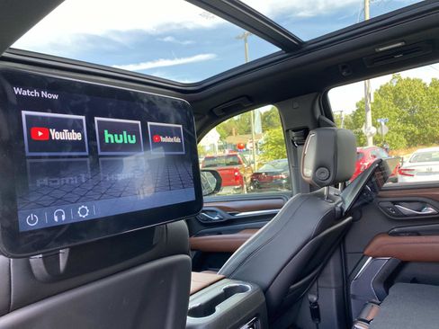 Used 2024 GMC Yukon Denali Ultimate w/ LPO, Floor Liner Package image 11