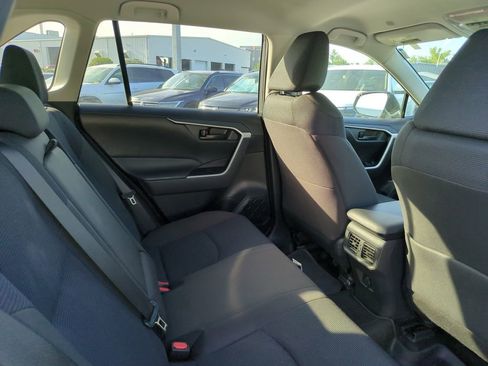 Used 2025 Toyota RAV4 LE AWD/4WD image 7