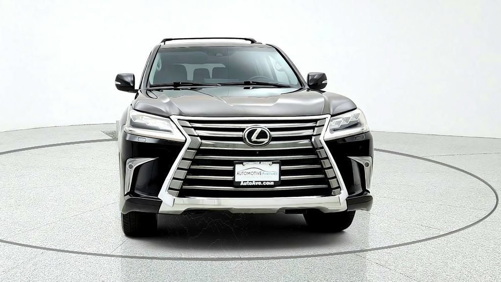 Used 2019 Lexus LX 570 4WD w/ Luxury Package image 2