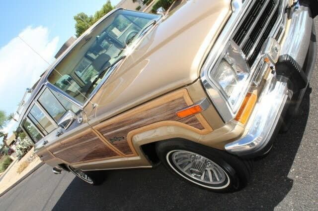 Used 1990 Jeep Grand Wagoneer AWD/4WD image 33