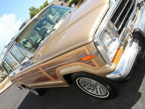 Used 1990 Jeep Grand Wagoneer image 33