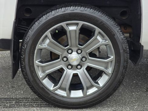 Used 2018 Chevrolet Silverado 1500 High Country image 14
