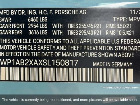 Used 2025 Porsche Macan 4S Electric AWD/4WD image 19