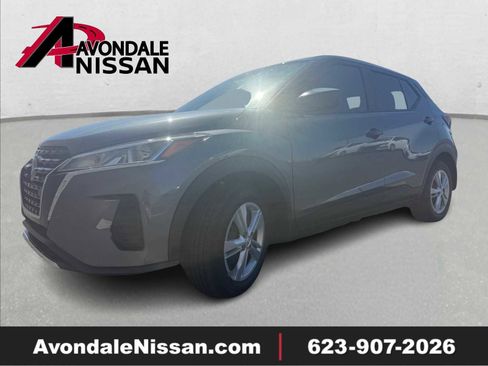 Used 2025 Nissan Kicks Play S image 1