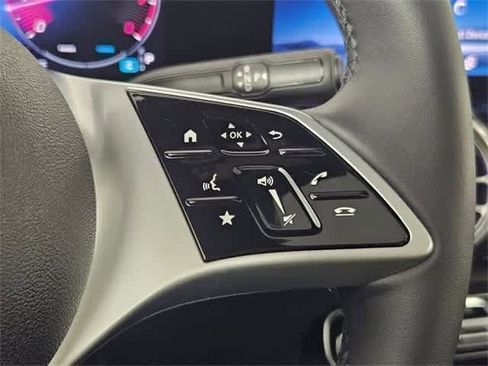 Used 2025 Mercedes-Benz GLB 250 4MATIC image 57