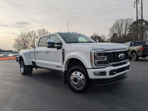 Certified 2024 Ford F450 Platinum w/ FX4 Off-Road Package image 2