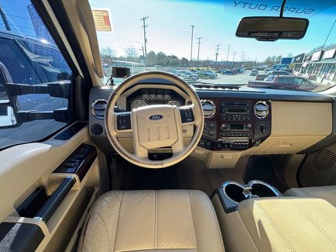 Used 2008 Ford F250 Lariat image 10