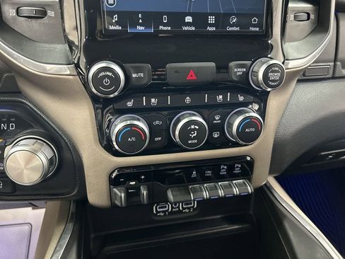 Used 2022 RAM 1500 Laramie AWD/4WD image 17