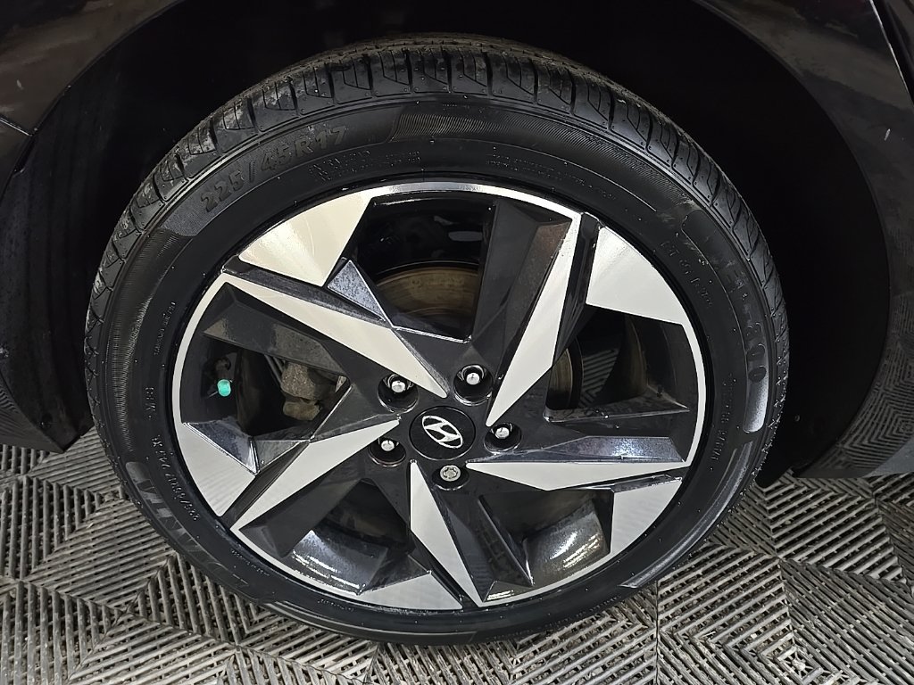 Used 2023 Hyundai Elantra SEL w/ Convenience Package FWD image 13