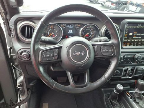Used 2023 Jeep Gladiator Sport AWD/4WD image 7