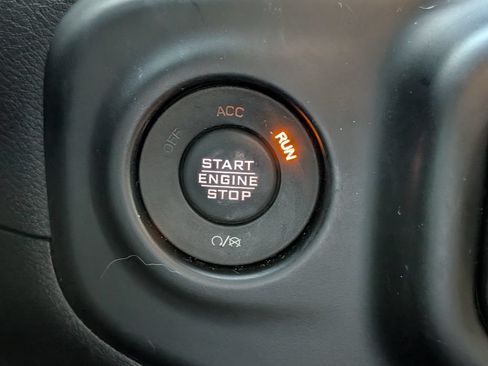 Used 2021 Jeep Wrangler Unlimited Sahara AWD/4WD image 31