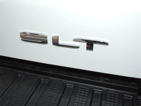New 2026 GMC Sierra 1500 SLT image 19
