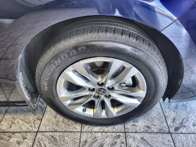 Used 2021 Toyota Sienna Limited FWD image 10