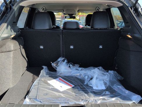 New 2026 Nissan Kicks SR w/ Cold Weather Package image 17