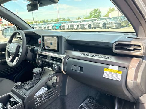 New 2026 Toyota Tacoma TRD Off-Road AWD/4WD image 15