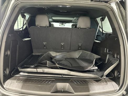 Used 2021 GMC Yukon XL SLT w/ SLT Luxury Plus Package AWD/4WD image 17