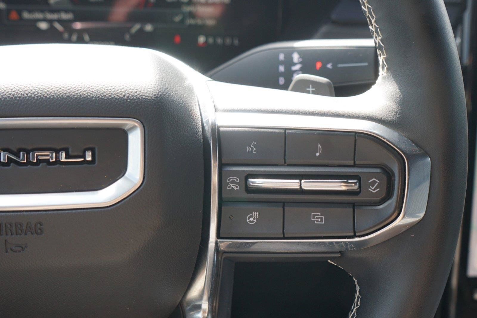 Used 2025 GMC Acadia Denali w/ LPO, Floor Liner Package FWD image 15